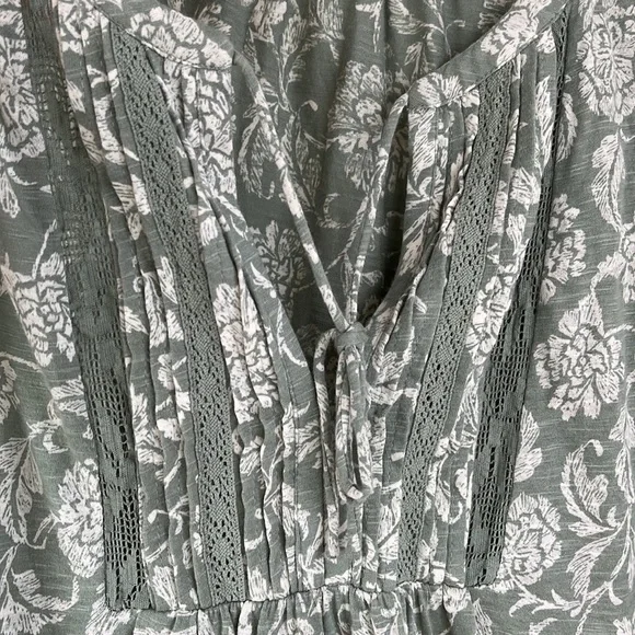 Lucky Brand women’s green floral swing tank. Size Large - Picture 4 of 8